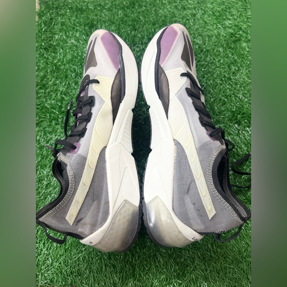 Puma
PUMA LQDCELL Optic Sheer 'Black Violet' 192560-02‎ 
SIZE 12